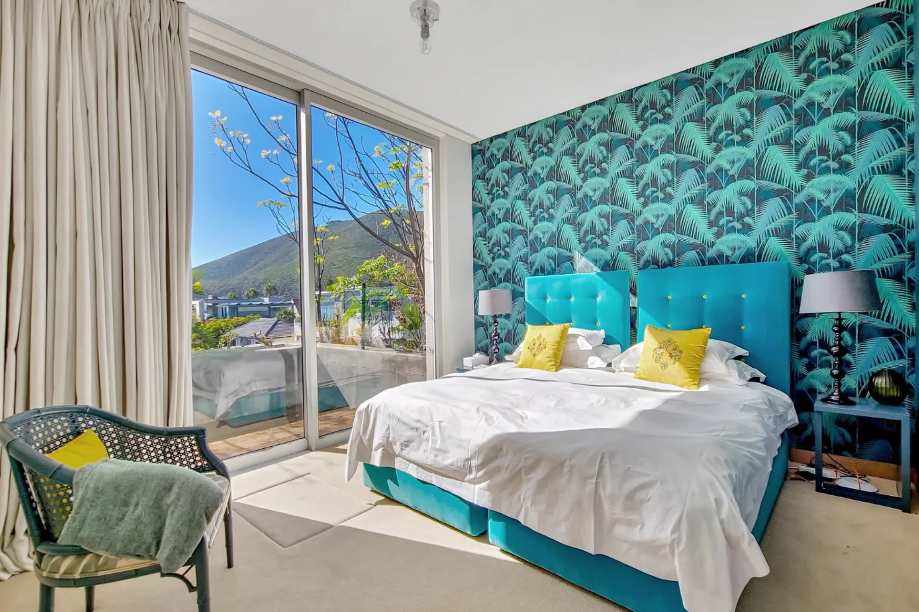 8 Bedroom Property for Sale in Fresnaye Western Cape